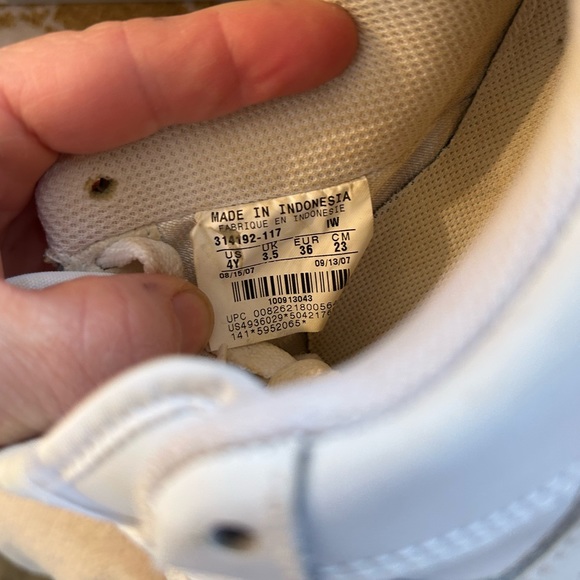 Nike Air Force One - 07 Low - All White - 25th Anniversary Edition - Size 4Y - Picture 9 of 9